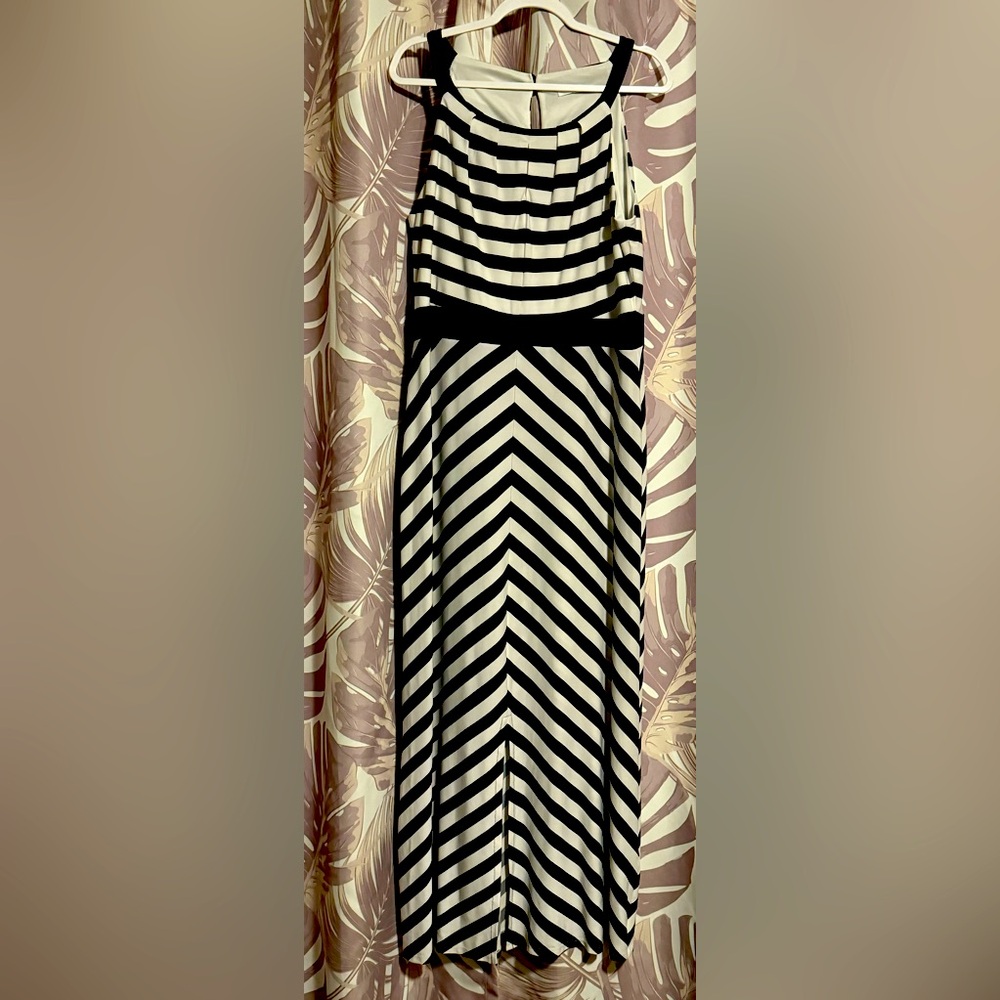 Studio one black and white striped sleeveless dress size XL